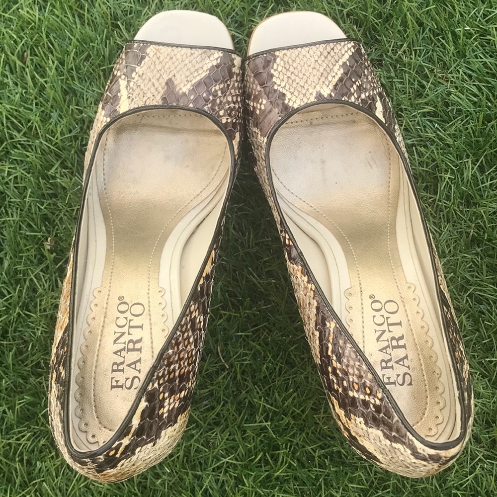 EUC Franko Sarto size 7 peep toe snake skin heels